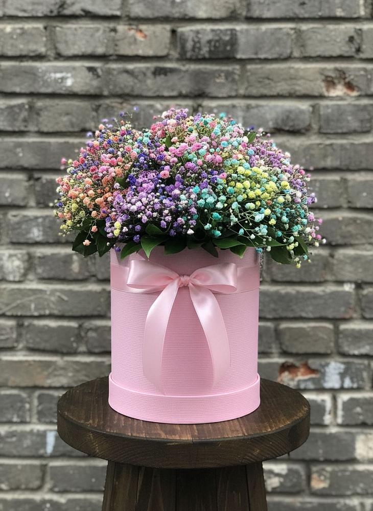 Цветочная композиция из Гипсофила и Розы в шляпной коробке в Первомайском Ставропольского края