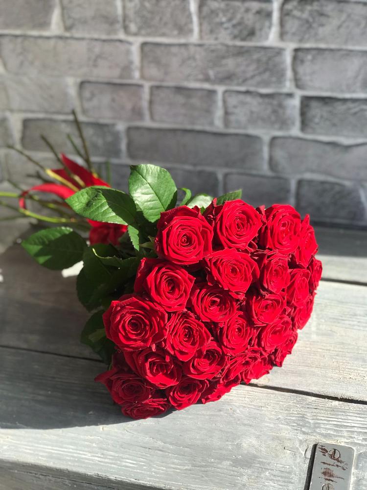 Букет Красные розы Фридом в Первомайском Ставропольского края