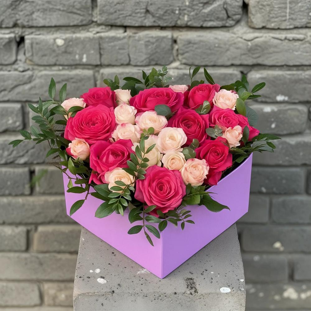 Цветочная композиция из Розы в коробке в Первомайском Ставропольского края