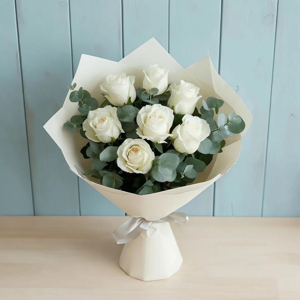 Букет Белые розы в Эвкалипте в Первомайском Ставропольского края