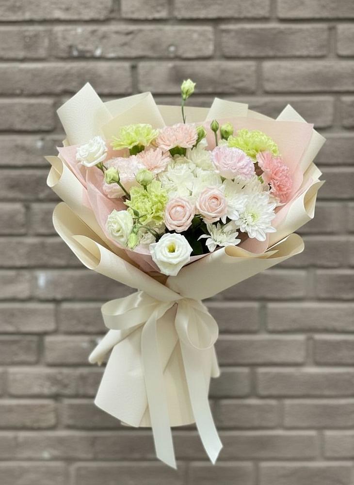 Букет цветов из: Гвоздики, Розы, Лизиантусы и Хризантемы в Первомайском Ставропольского края