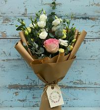 Букет цветов из:  Розы и Лизиантусы в Первомайском Ставропольского края