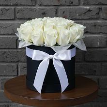 Цветочная композиция из Розы в шляпной коробке в Первомайском Ставропольского края